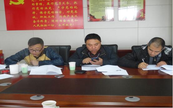 康正发为驾驶员解决入职手续、签定劳动合同。